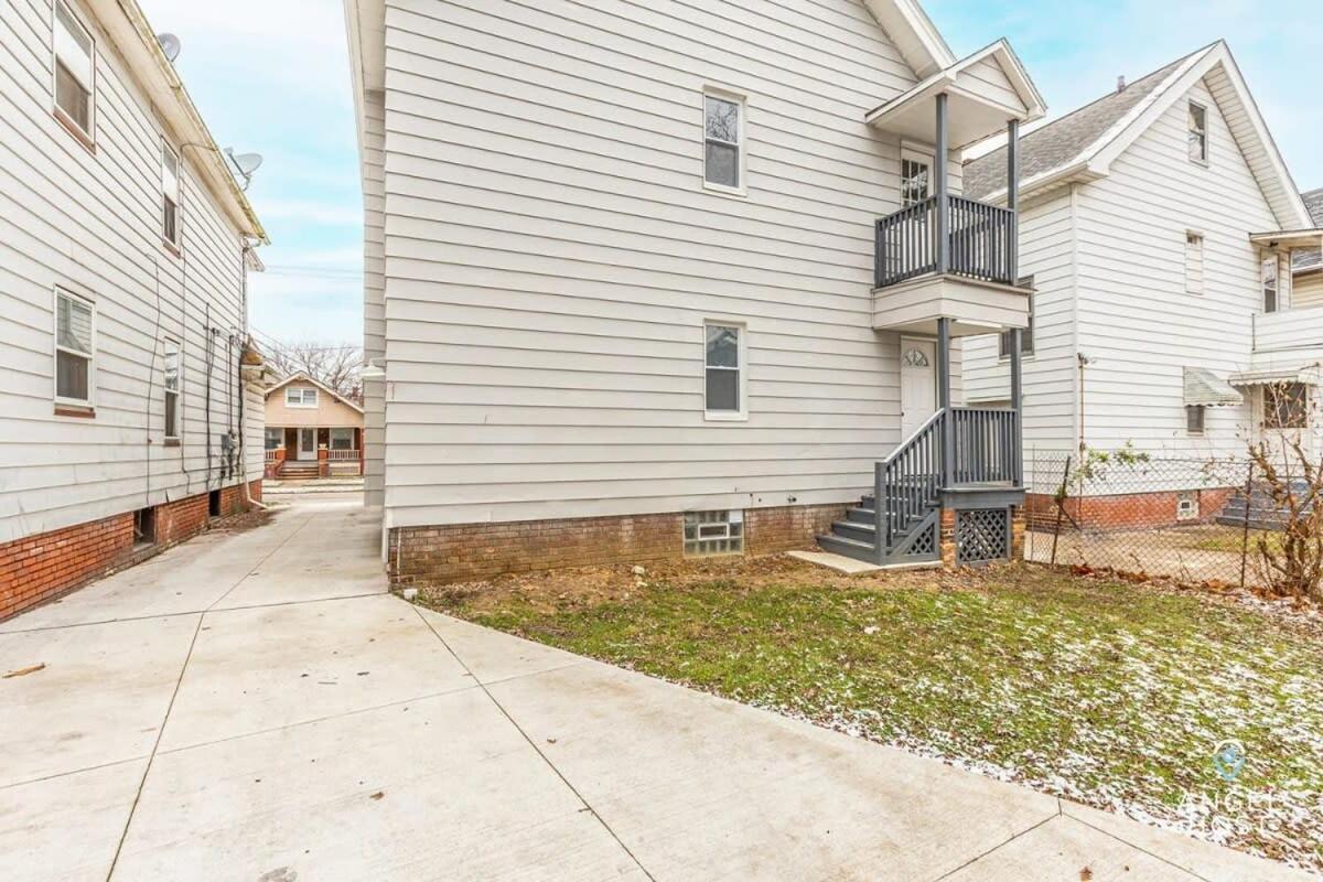 Newly Remodeled Apt, South Hills Old Brooklyn Area Cleveland Eksteriør bilde